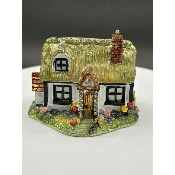 English Cottage Enameled Metal Trinket Box With Crystal Accents 2 Inches - Picture 2 of 11